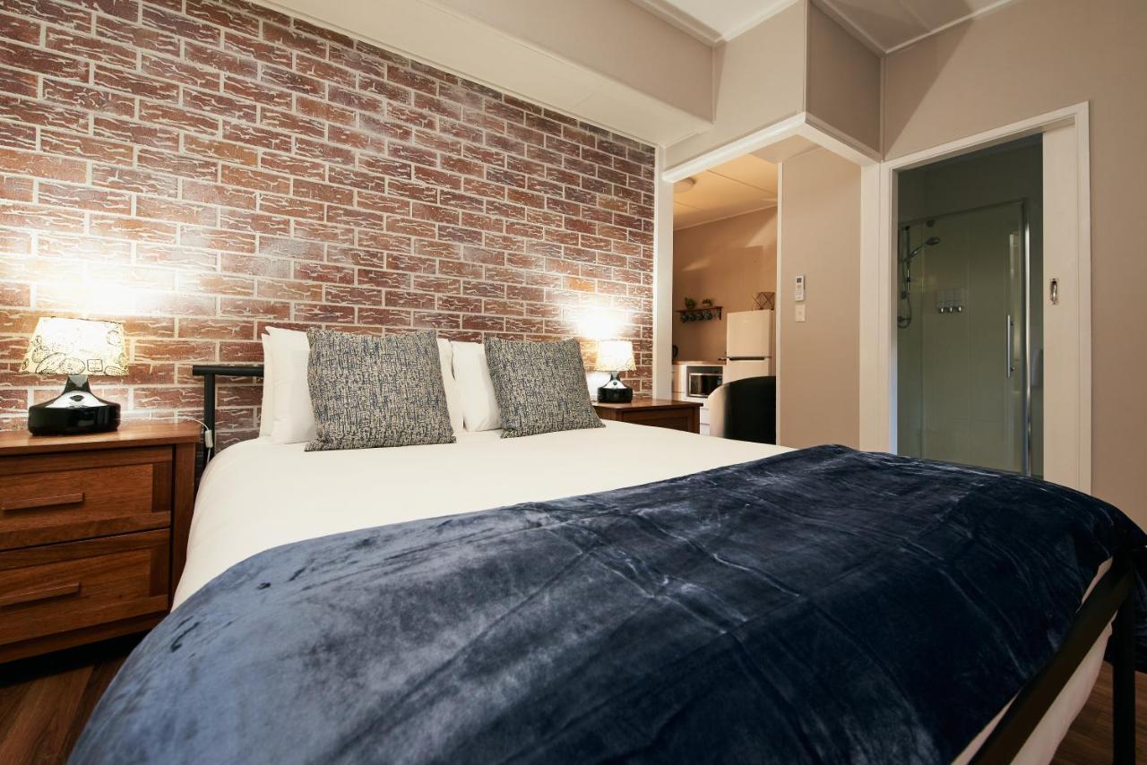 Ruthven Street Motor Inn Туумба Екстериор снимка