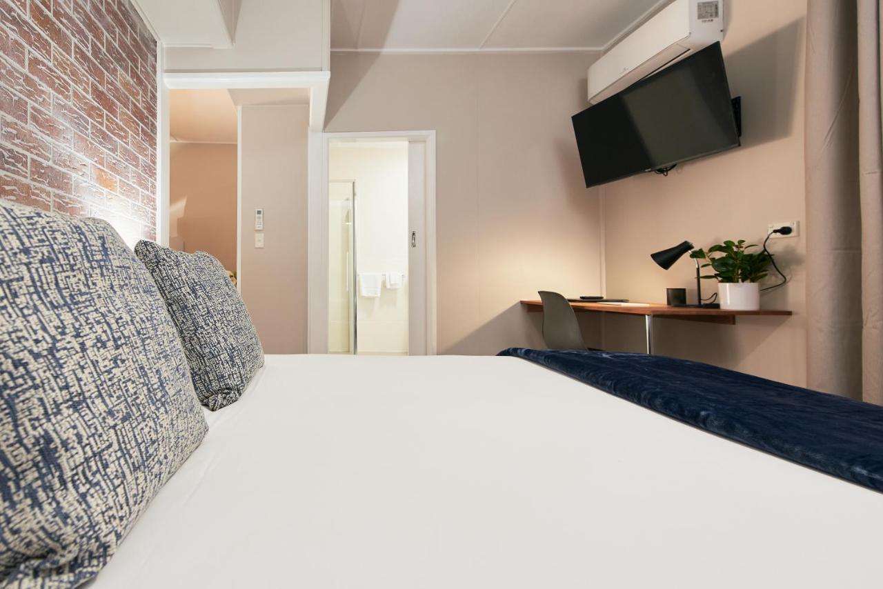 Ruthven Street Motor Inn Туумба Екстериор снимка
