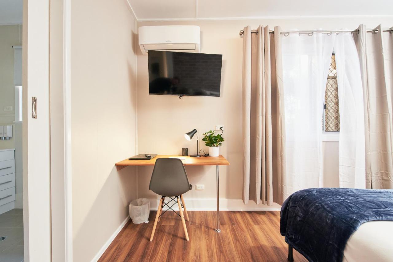 Ruthven Street Motor Inn Туумба Екстериор снимка
