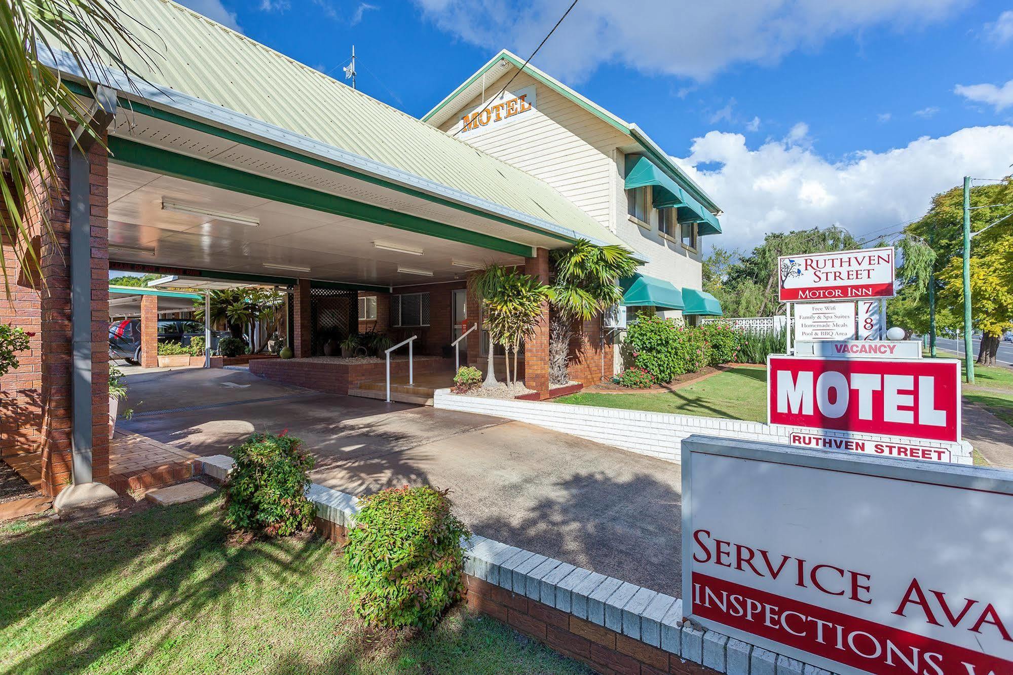 Ruthven Street Motor Inn Туумба Екстериор снимка